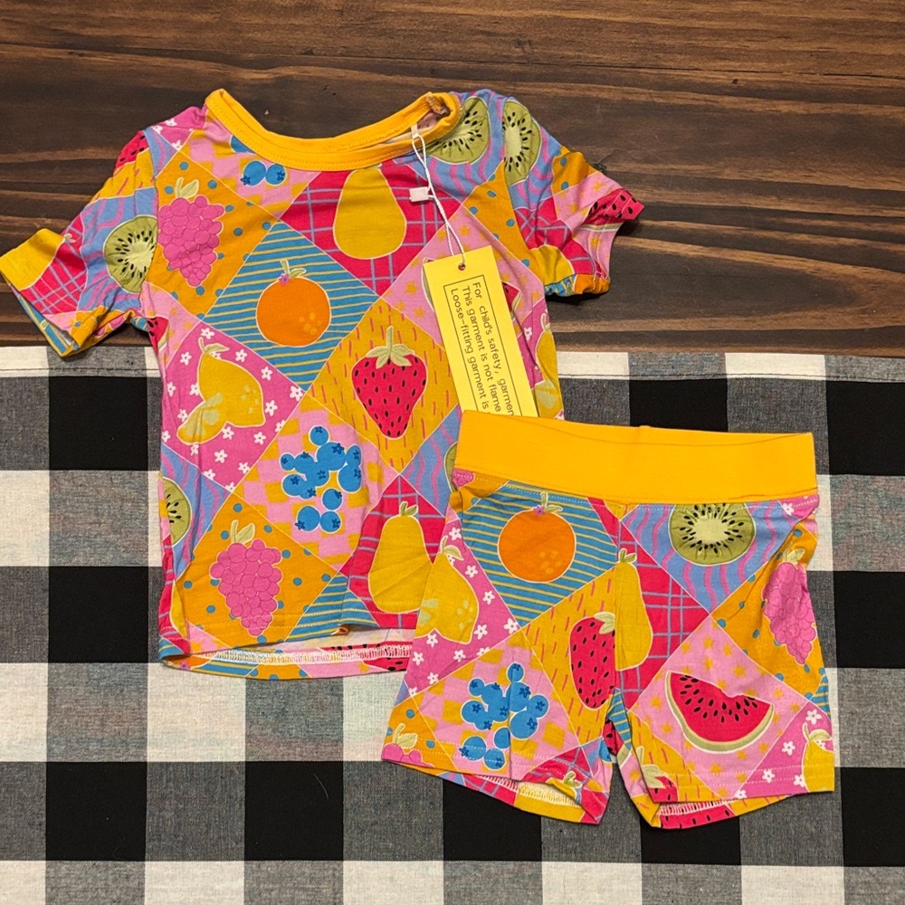 Fruit bamboo shorts Set 3T new